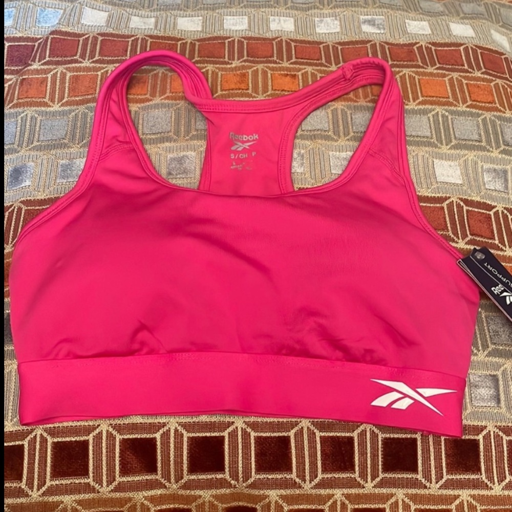Reebok Sport Seamless Medium Support Beetroot Bra NWT
NWT|
size S